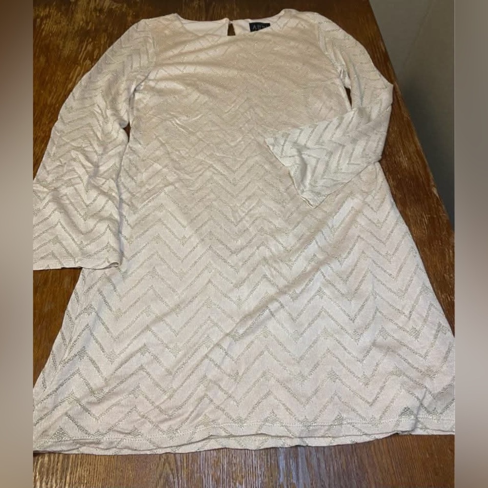 AUW Cream Chevron Long Sleeve Dress - Picture 3 of 10